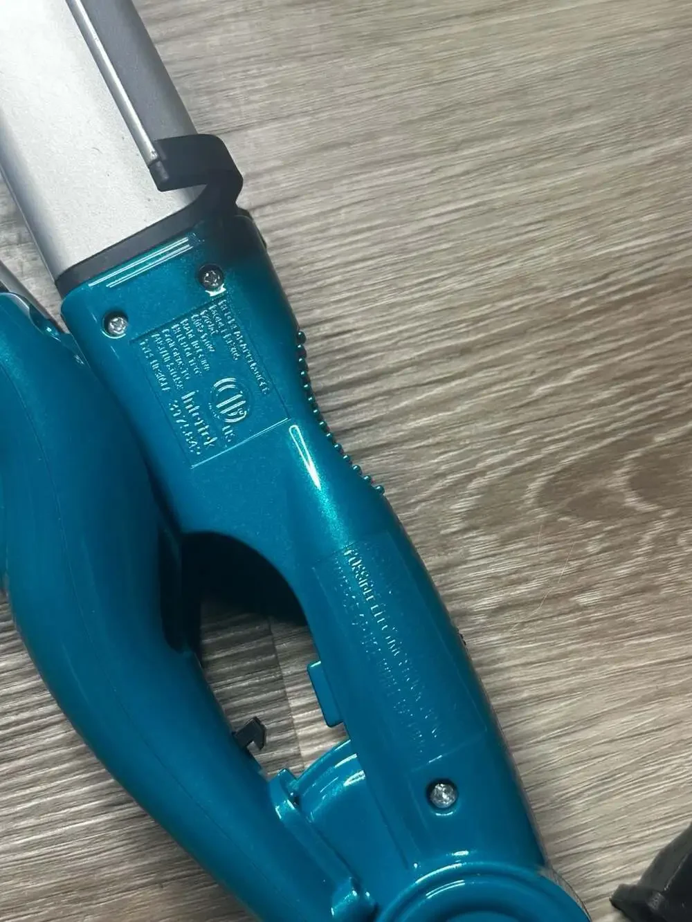 TIGI Bed Head Wave Artist Tourmaline Ceramic Deep Hair Waver in Turquoise